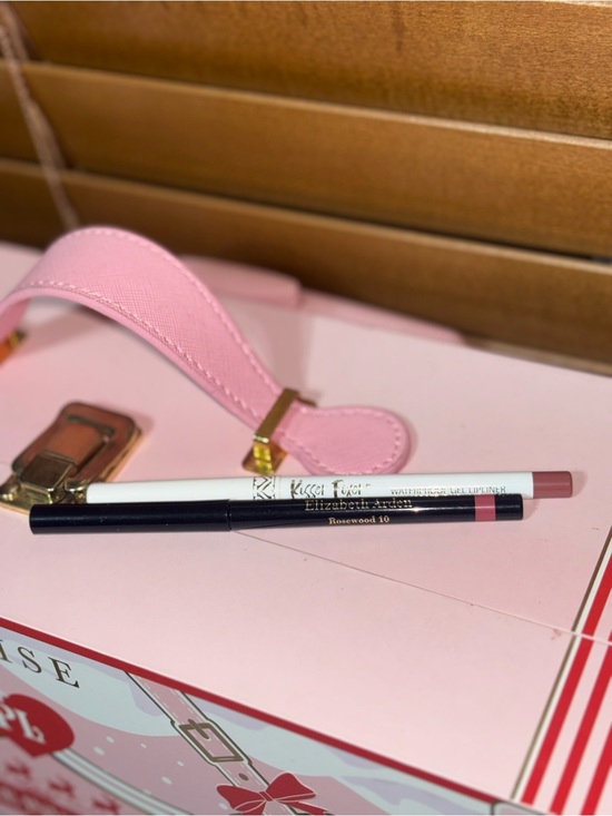 Elizabeth Arden Other - Elizabeth Arden & Belle Beauty Lip Liner Bundle